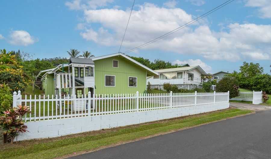 45-3321 KAMANI St, Honokaa, HI 96727 - 7 Beds, 4 Bath