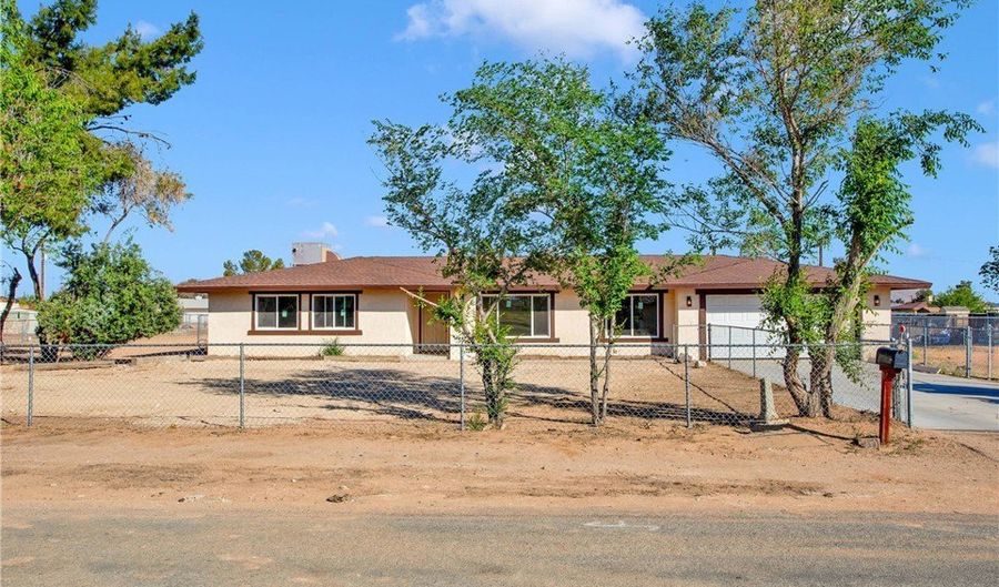 15130 Flathead Rd, Apple Valley, CA 92307 - 4 Beds, 2 Bath