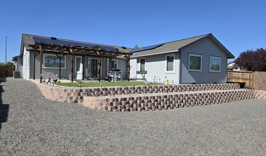 652 Jennys Ln, Fernley, NV 89408 - 4 Beds, 3 Bath