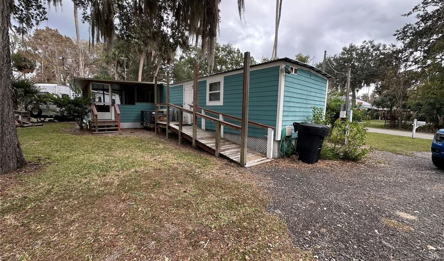 56315 HICKORY Rd, Astor, FL 32102 - 2 Beds, 2 Bath