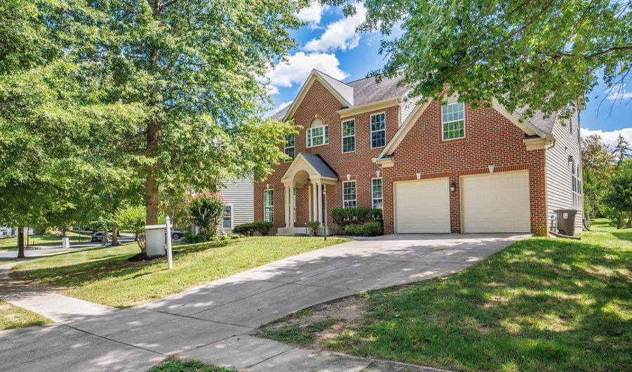 4513 BURKES PROMISE Dr, Bowie, MD 20720 - 5 Beds, 4 Bath