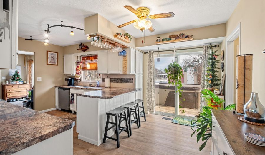 2329 McConnell Ave, Auburn, NE 68305 - 3 Beds, 3 Bath