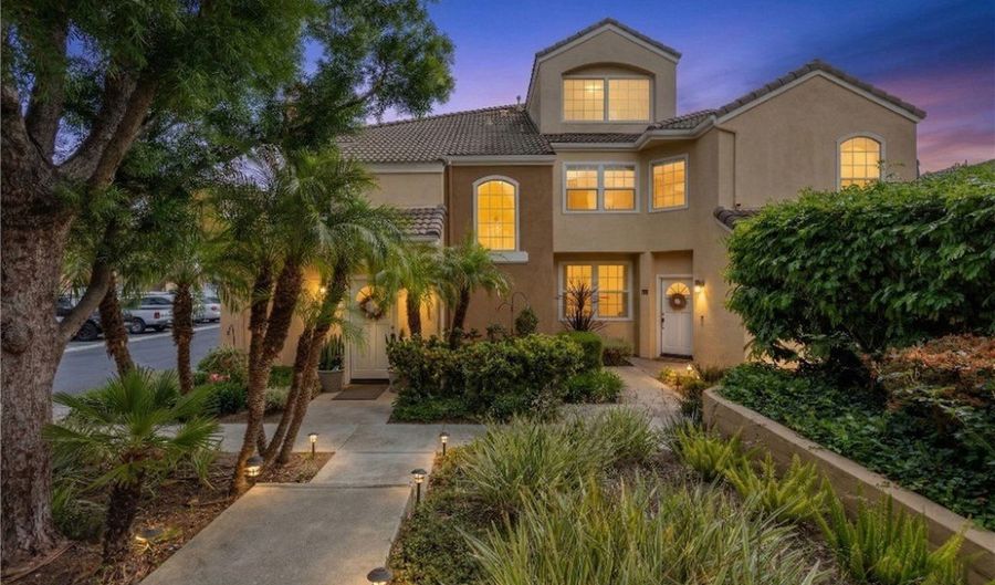 72 Sandcastle, Aliso Viejo, CA 92656 - 2 Beds, 2 Bath
