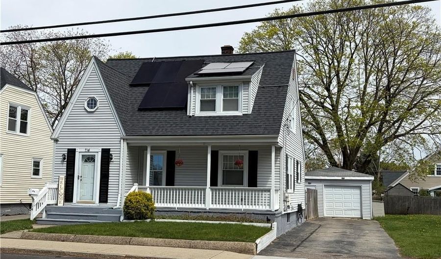714 Willett Ave, East Providence, RI 02915 - 3 Beds, 1 Bath