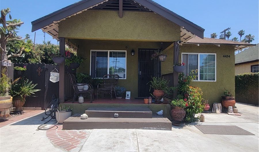 4434 Crocker St, Los Angeles, CA 90011 - 3 Beds, 2 Bath