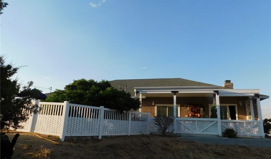 8934 Japatul Rd, Apple Valley, CA 92308 - 2 Beds, 3 Bath