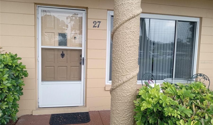 2467 FINLANDIA Ln 27, Clearwater, FL 33763 - 2 Beds, 2 Bath