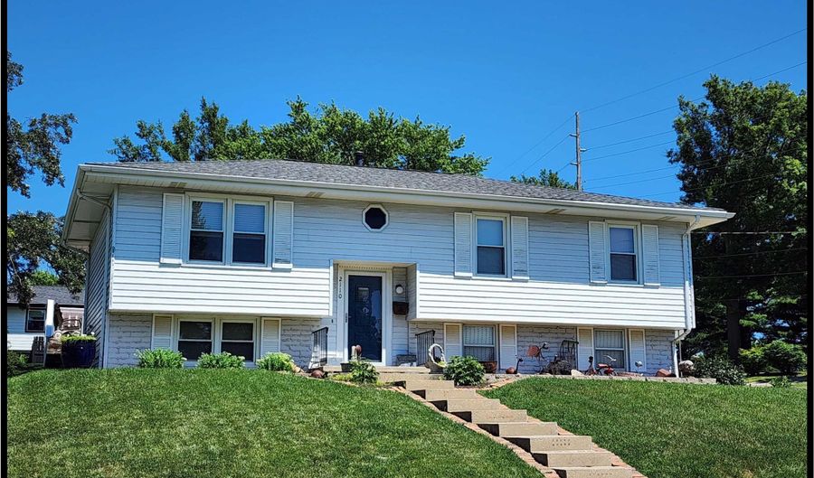 2110 Oak St, Atlantic, IA 50022 - 3 Beds, 2 Bath