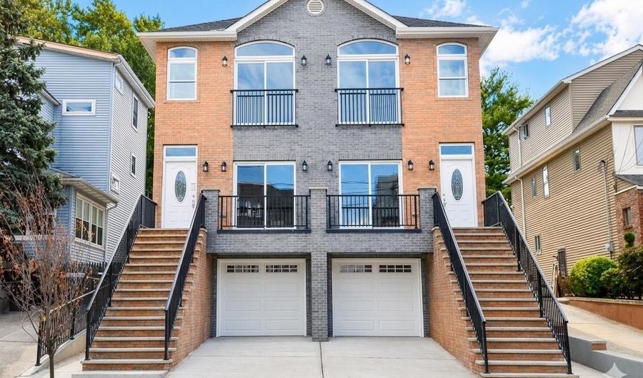 92 W 6TH St, Bayonne, NJ 07002 - 8 Beds, 8 Bath