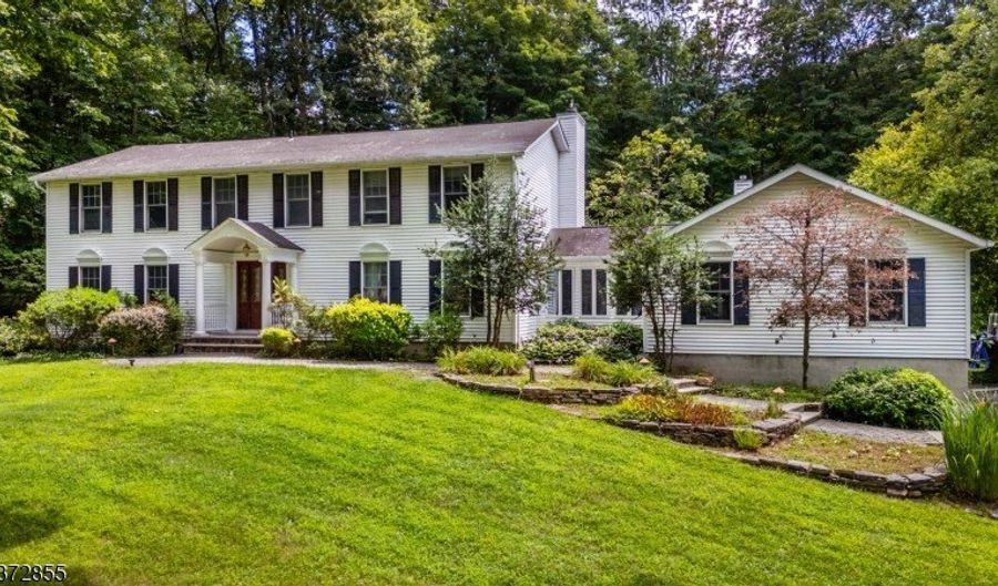 2 Higgins Dr, Alloway, NJ 07462 - 4 Beds, 3 Bath