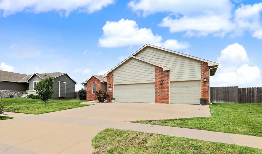 1455 N Aster, Andover, KS 67002 - 3 Beds, 2 Bath
