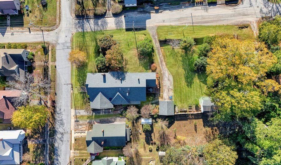 116 Ellis Ave, Abbeville, SC 29620 - 6 Beds, 4 Bath