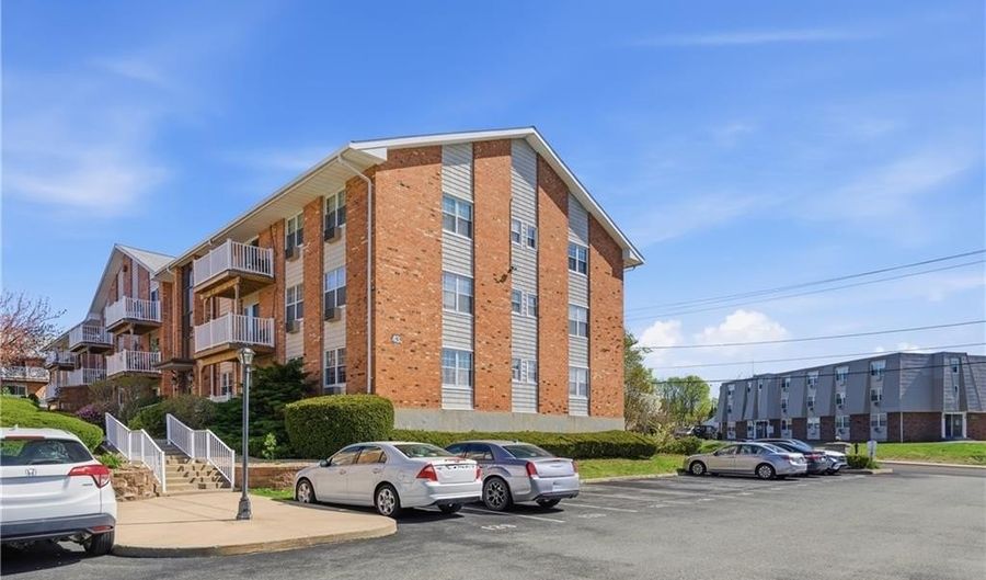 43 Bullocks Point Ave 8B, East Providence, RI 02915 - 1 Beds, 1 Bath