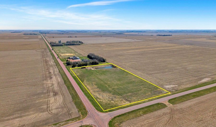 42119 SD Hwy 38, Alexandria, SD 57311 - 5 Beds, 3 Bath