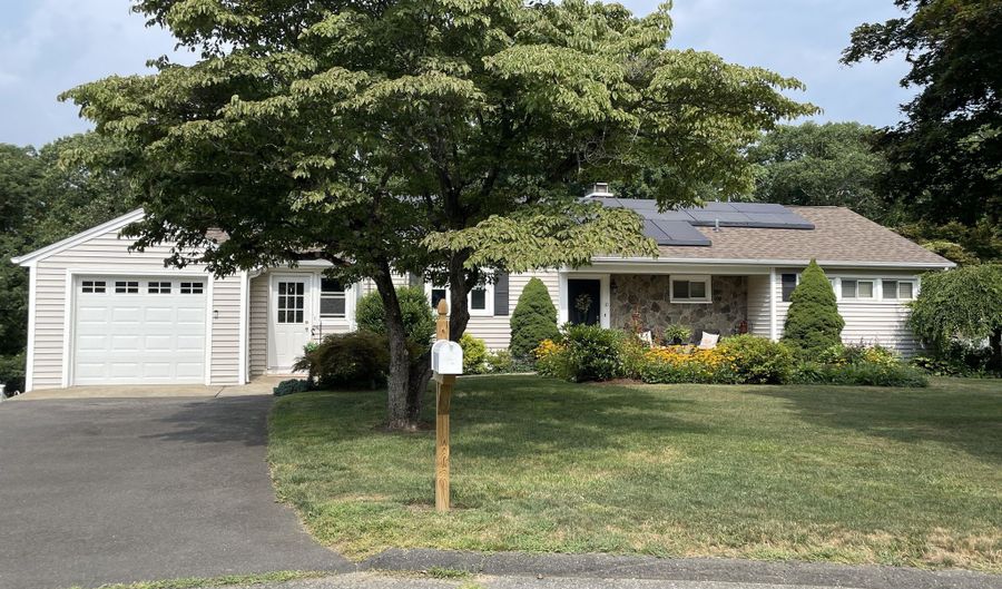 10 Lindgren Ter, Ansonia, CT 06401 - 4 Beds, 2 Bath