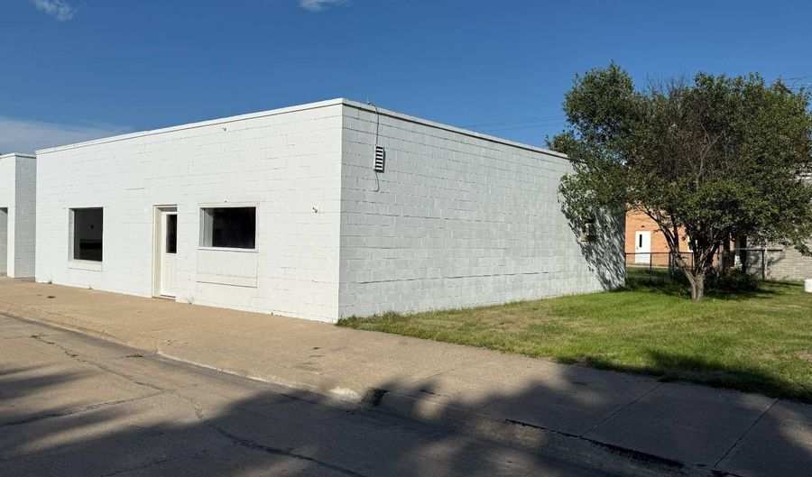 213 215 S Main St, Atkinson, NE 68713 - 0 Beds, 2 Bath