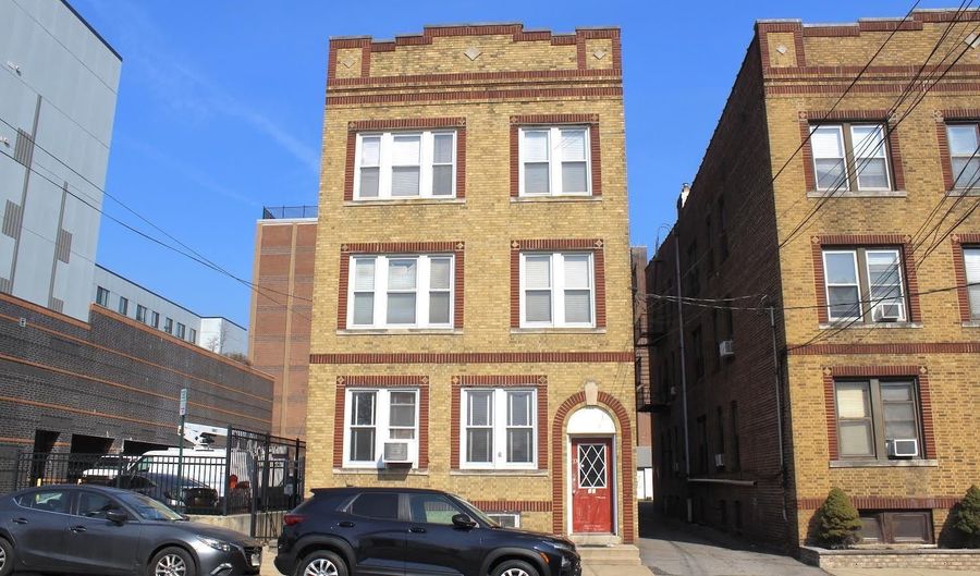 33 E 19th St, Bayonne, NJ 07002 - 11 Beds, 6 Bath