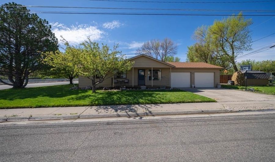 2208 Newton Ave, Cody, WY 82414 - 3 Beds, 1 Bath