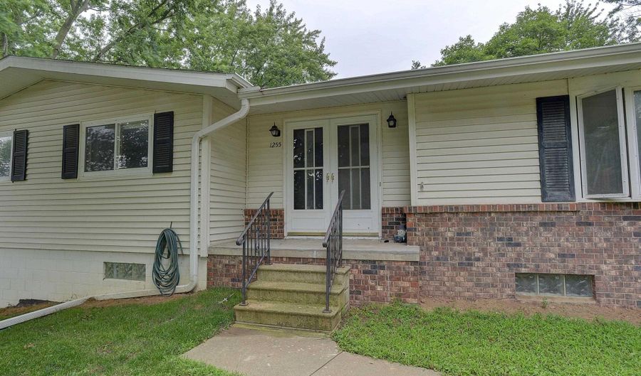 1255 W Dodge Ave, Arlington, NE 68002 - 4 Beds, 3 Bath