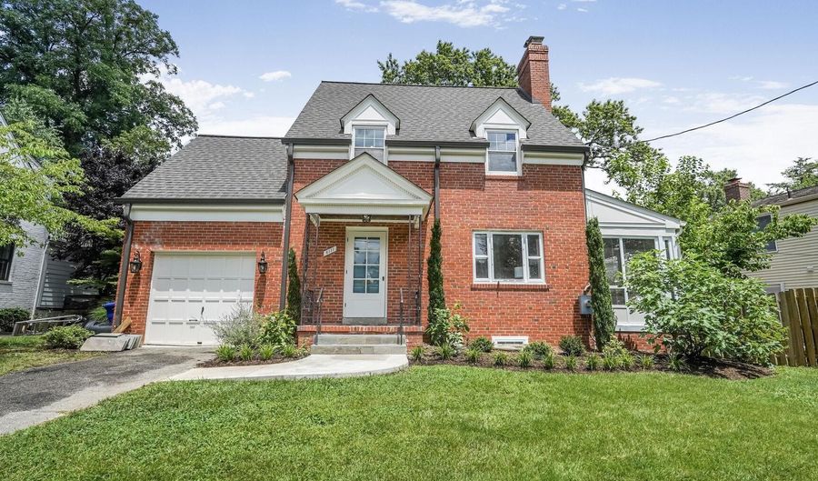 6111 WASHINGTON Blvd, Arlington, VA 22205 - 5 Beds, 3 Bath