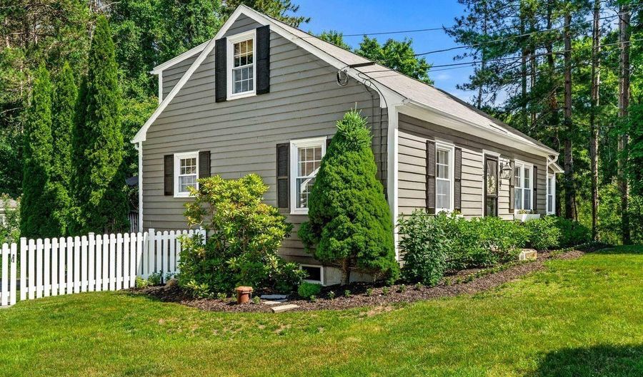 129 Bedford Center Rd, Bedford, NH 03110 - 3 Beds, 1 Bath