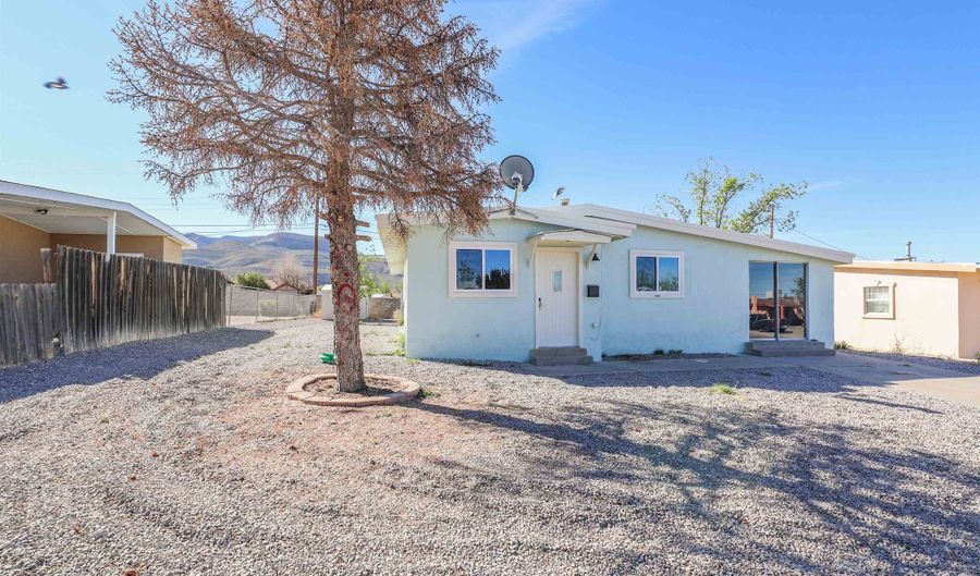 1304 Ridgecrest Ct, Alamogordo, NM 88310 - 3 Beds, 1 Bath