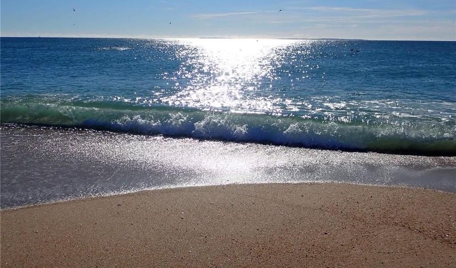 4720 S County Trl, Charlestown, RI 02813 - 3 Beds, 3 Bath