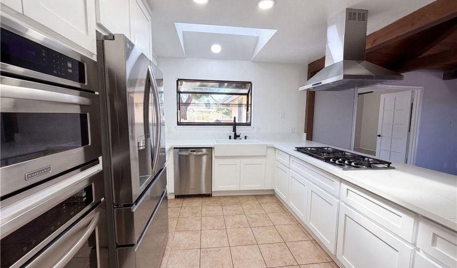 15852 Mandan, Apple Valley, CA 92307 - 4 Beds, 2 Bath