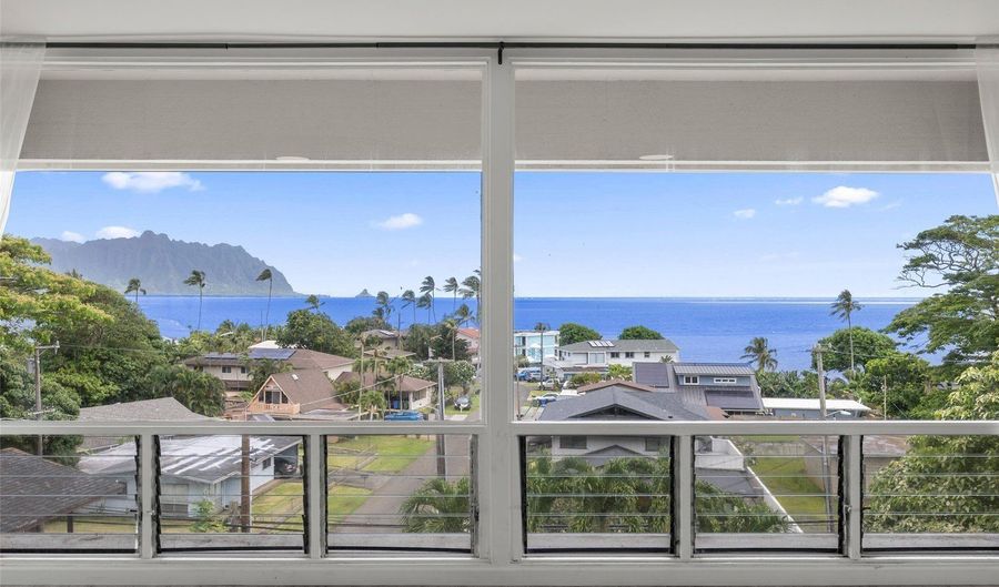 47-218 Kamehameha Hwy, Kaneohe, HI 96744 - 5 Beds, 4 Bath