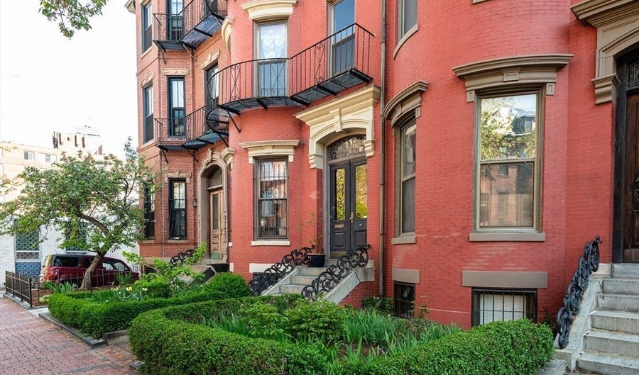 155 W Concord, Boston, MA 02118 - 5 Beds, 4 Bath