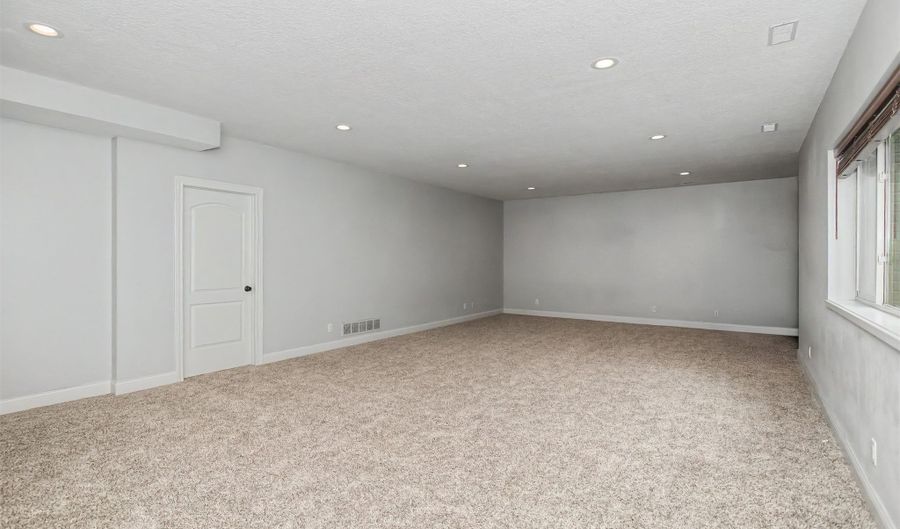 3305 Sedwick St, Ames, IA 50010 - 4 Beds, 3 Bath