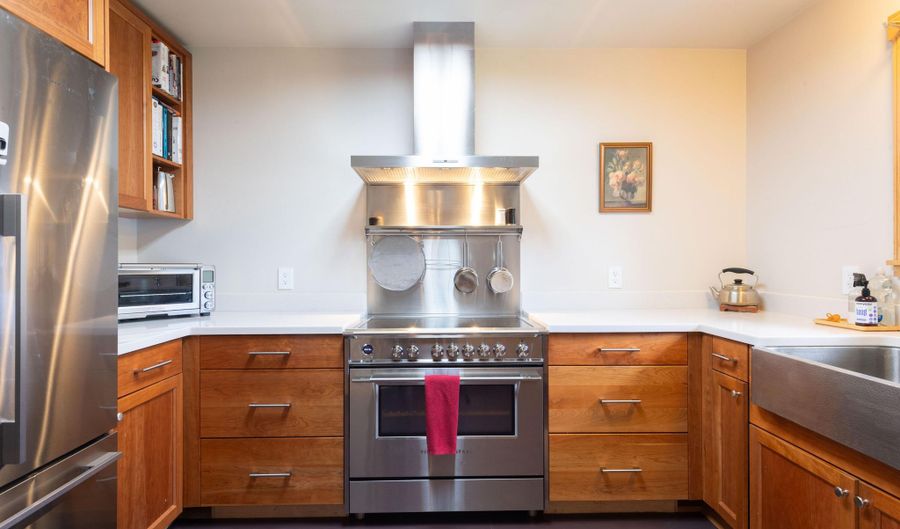 700 Cedar St, Bellevue, ID 83313 - 2 Beds, 2 Bath