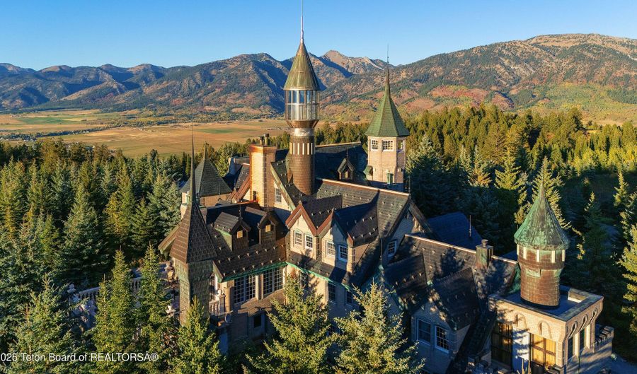 2150 ROBINSON Ln, Bedford, WY 83112 - 5 Beds, 7 Bath