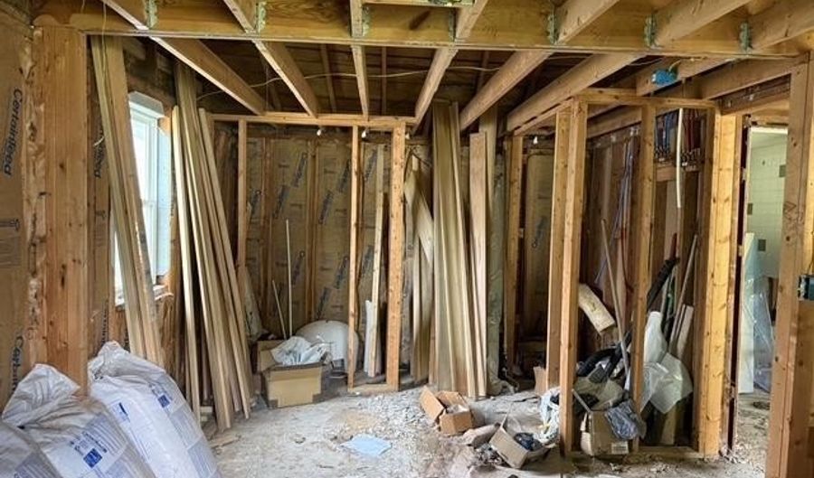 616 Ellenhurst Dr, Anderson, IN 46012 - 1 Beds, 1 Bath