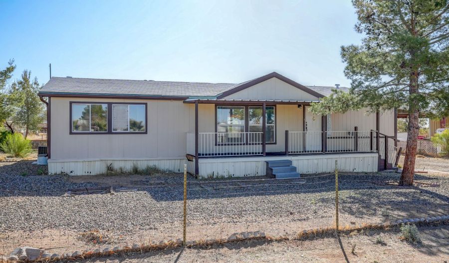 26707 N Hillward, Congress, AZ 85332 - 3 Beds, 2 Bath