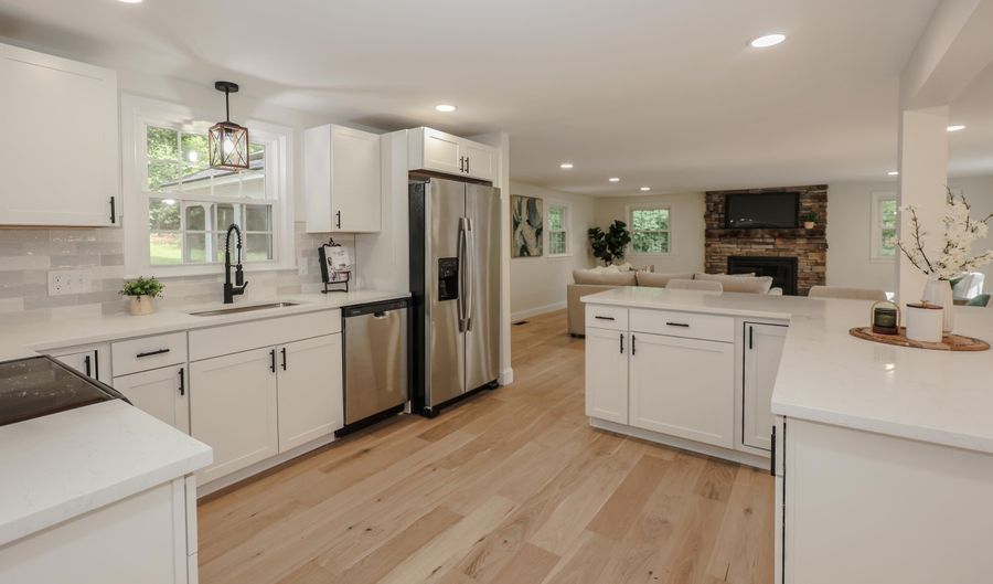9 Northfield Rd, Amherst, NH 03031 - 4 Beds, 3 Bath
