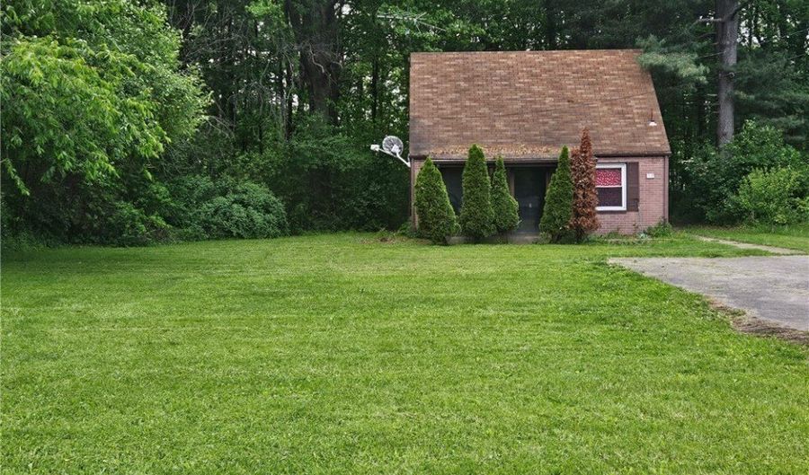 72 Idaho Rd, Austintown, OH 44515 - 2 Beds, 1 Bath