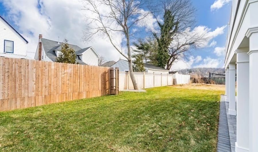 54 E Washington Ave, Atlantic Highlands, NJ 07716 - 5 Beds, 4 Bath
