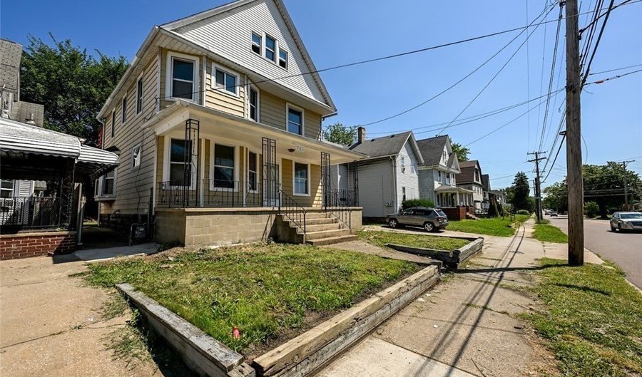 537 E Buchtel Ave, Akron, OH 44304 - 7 Beds, 3 Bath