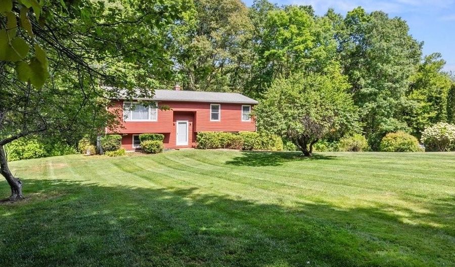 767 E Wallum Lake Rd, Burrillville, RI 02859 - 2 Beds, 1 Bath