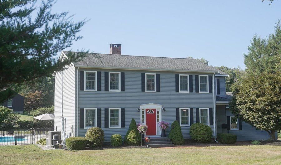 18 Carriage Dr, Burlington, CT 06013 - 4 Beds, 3 Bath