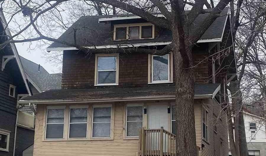 109 S 4th St, Mankato, MN 56001 - 3 Beds, 1 Bath