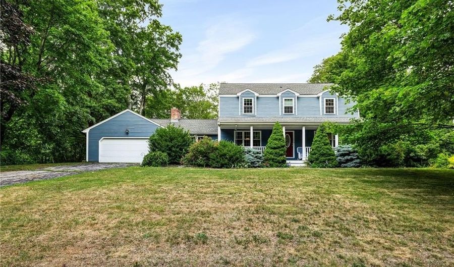 36 Daniel Dr, North Kingstown, RI 02852 - 3 Beds, 4 Bath