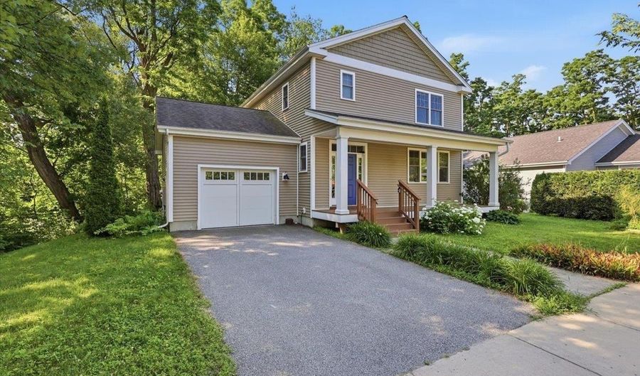25 Staniford Farm Rd, Burlington, VT 05408 - 3 Beds, 3 Bath