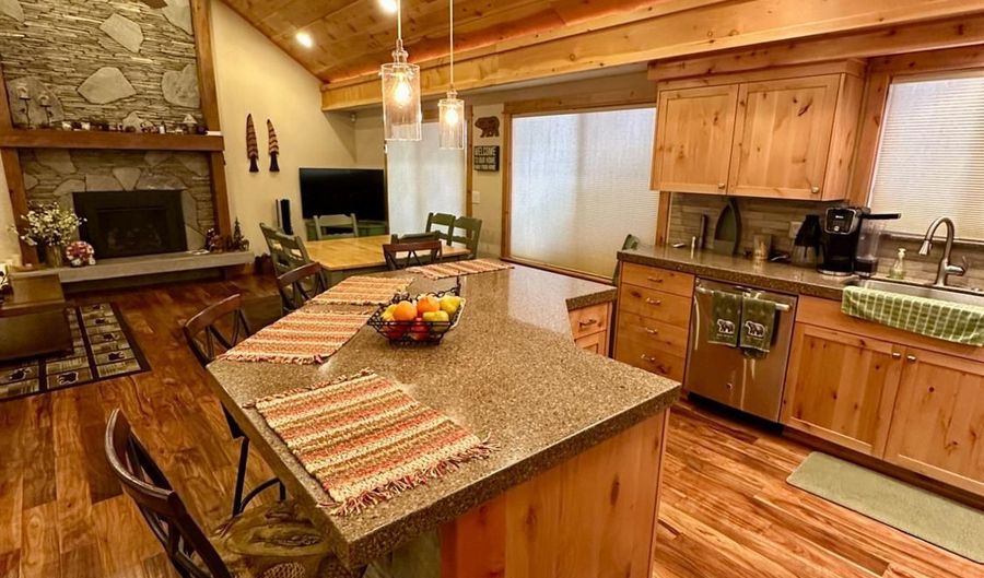 1428 Meadow Dr, Arnold, CA 95223 - 3 Beds, 3 Bath