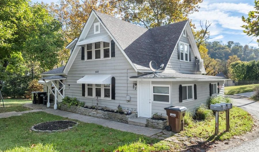 580 Indiana Ave, Aurora, IN 47001 - 4 Beds, 3 Bath