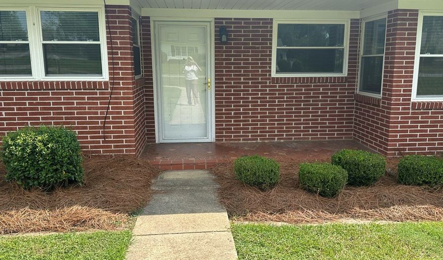1106 Pine St, Bainbridge, GA 39819 - 3 Beds, 2 Bath