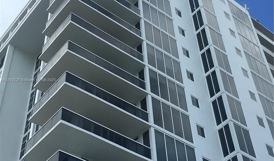 10275 Collins Ave 628, Bal Harbour, FL 33154 - 1 Beds, 2 Bath