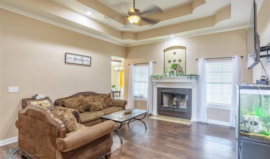 7626 Venice Dr, Abilene, TX 79606 - 4 Beds, 2 Bath