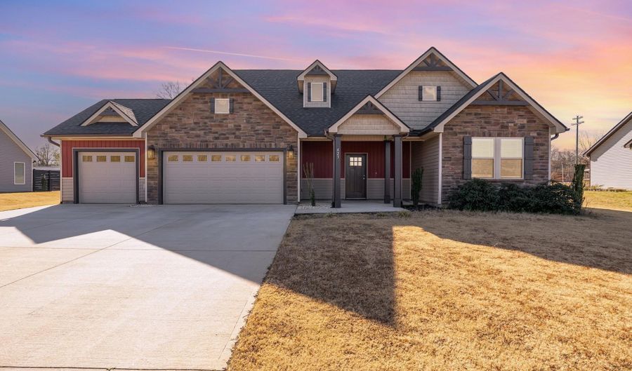 423 Josie Way, Boiling Springs, SC 29316 - 4 Beds, 3 Bath